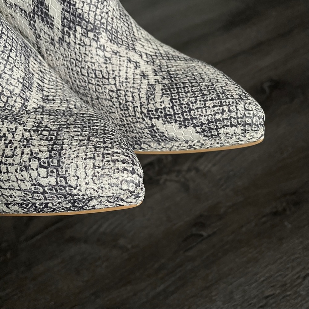Like New Dolce Vita Snakeskin print heeled Boots (7/5) - Picture 4 of 10